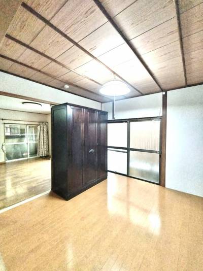 収納棚です。ご不要であればお申し付けくださいませ