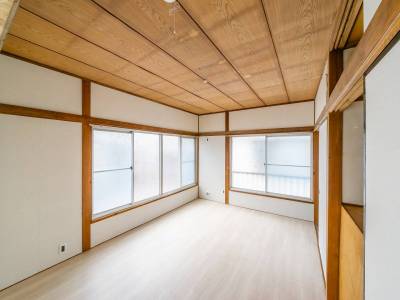 ２Fベランダ側の洋室です