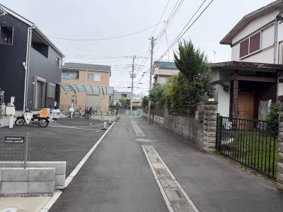 近隣は住宅街となっています。