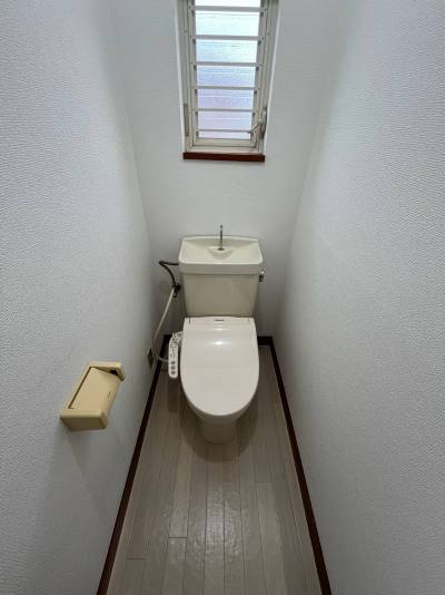 ウォシュレット付きトイレ