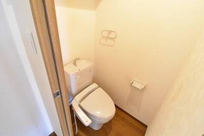 トイレ（温水便座つき）