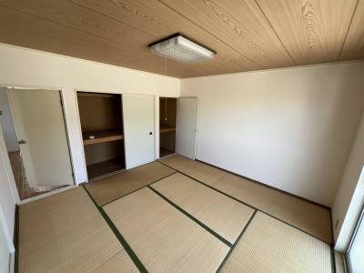 和室に広々収納有り♪