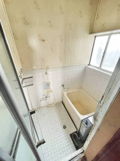 浴室です。もちろん、バストイレ別です。