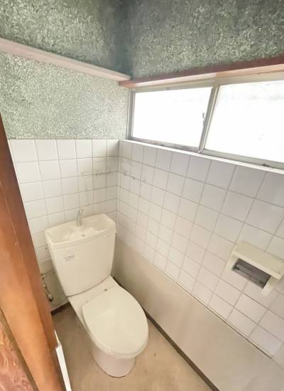 洋式の水洗トイレ