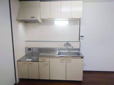 使いやすい清潔なキッチン。シングルレバーです。