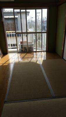 ベランダ側　6畳＆一部フローリング