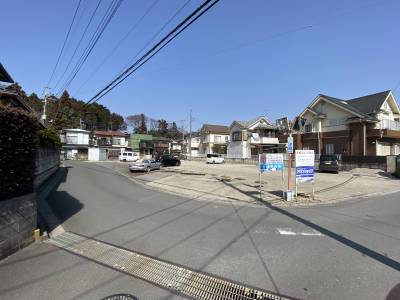 徒歩1分の駐車場。