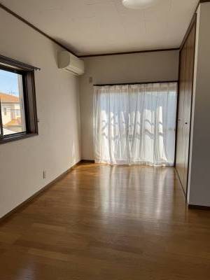 キッチンと続きの部屋です。クローゼット付きです