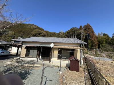 広々とした庭でバーべキューも出来ますよー