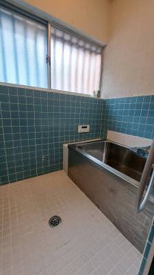 給湯器交換しています
