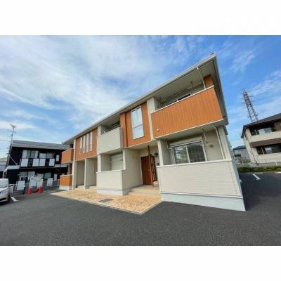 築浅アパート！日当たり良好です！ベランダも嬉しいですね