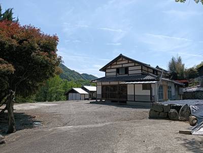 国道側入口140号線沿い建物内部の詳細は