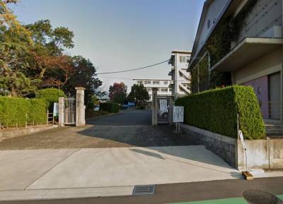 荒崎小学校まで550m