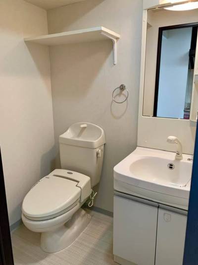 シャワー洗面とトイレはお風呂と別になってます！