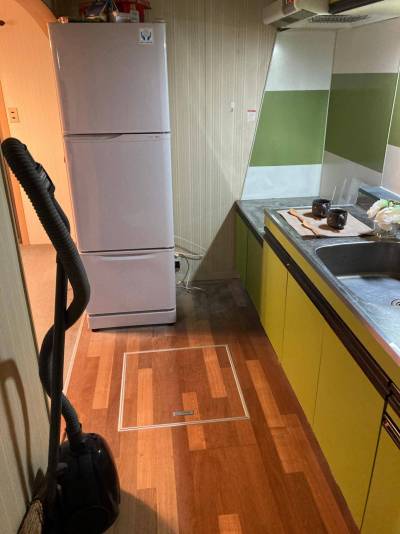 キッチンには床下収納があります。