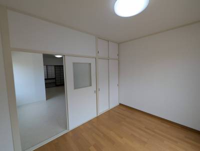 明るいので仕事部屋にしても良いですね