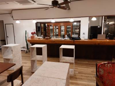 店内は広く、４０㎡近くあります。