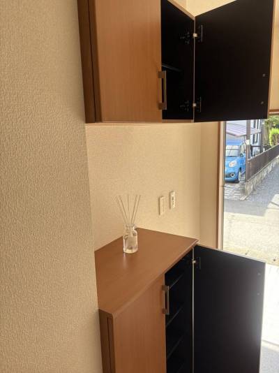 玄関部分も十分な収納があります