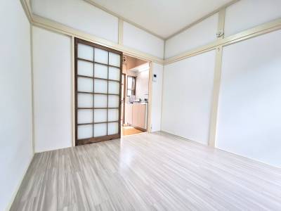 仕切りのある1Kです