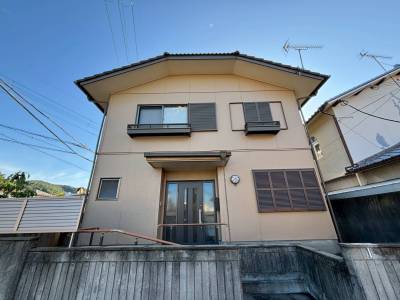 家族でゆったり暮らせる広い一軒家になります