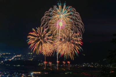 川辺おどり・花火大会をはじめ四季折々の模様滋賀豊富です。