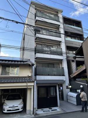 駅近なのに静かなマンションです。