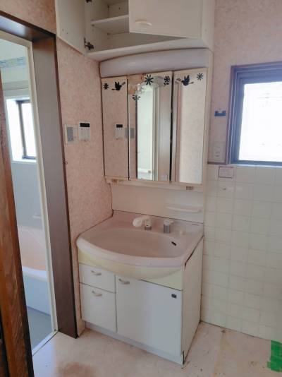 お風呂横の洗面台