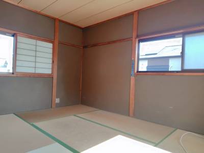 日差しがまぶしい２F和室