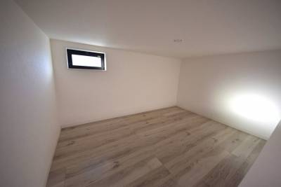 ロフトにも窓がついてます。