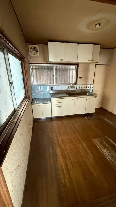 キッチンはかなり広め