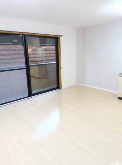 白基調の明るい内装です♪