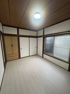 奥行きのある収納完備。荷物が多い方もスッキリ。