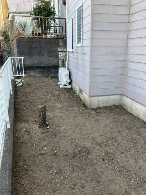 お庭（建物の裏にあります）