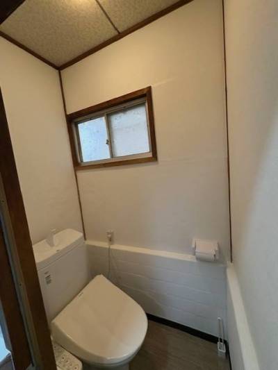 トイレです。ウォシュレット付きです。