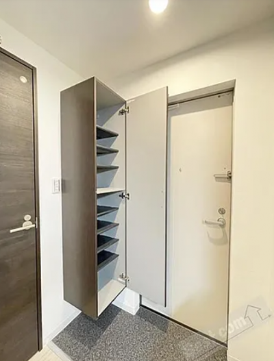 靴の収納も楽々の大容量です