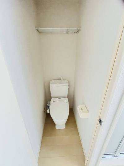 棚付、温水清浄トイレ