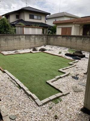 広々とした専用庭。犬小屋も置けます。