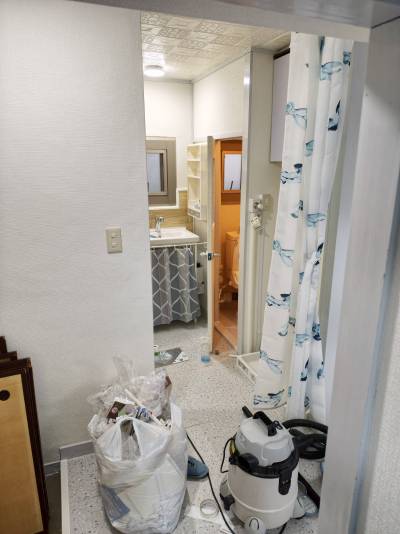 玄関付近和室から、洗面台方面を見た写真です。