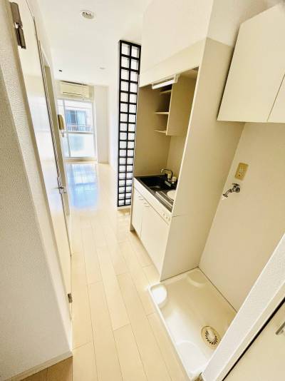 室内洗濯機置場、システムキッチン、廊下