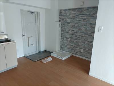 DK奥から玄関を見る