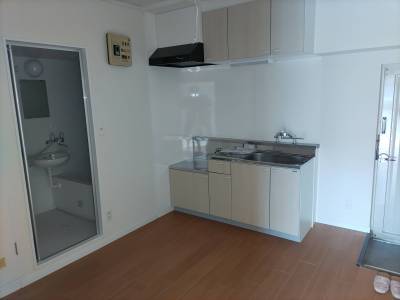 キッチンセット上下・換気扇全部入れ替えました