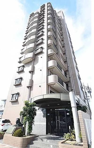 13階建ての建物です。