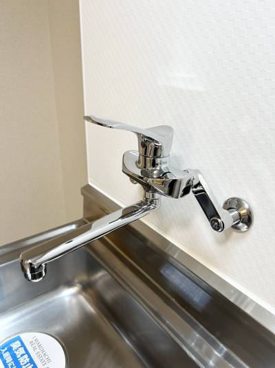 キッチンはシングルレバー混合水栓に交換済みなので便利で清潔♪