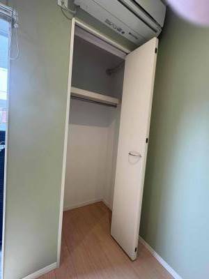 高さのあるクローゼットで楽々収納！