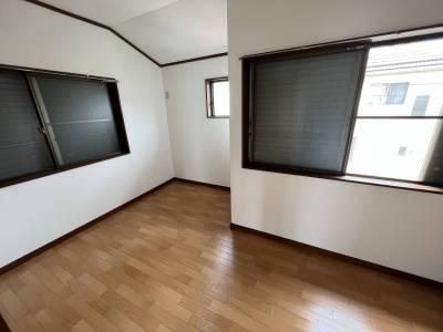 【２F】窓も多く明るいお部屋になりました♪