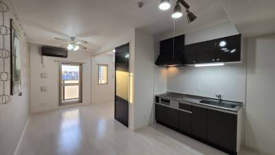 お洒落な照明2箇所、食器棚で合計10万円相当の設備を設置