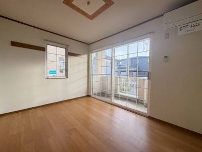 日当たりの良いお部屋でおくつろぎを！
