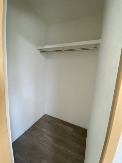 洋室にはウォークインクローゼット付きと収納抜群