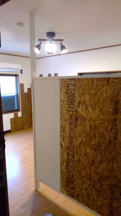 パーテーションにより、プライバシーにも配慮しております。