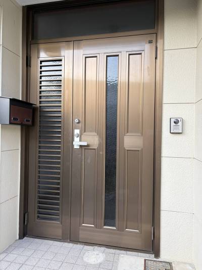 玄関（ポスト、インターホンは新品）